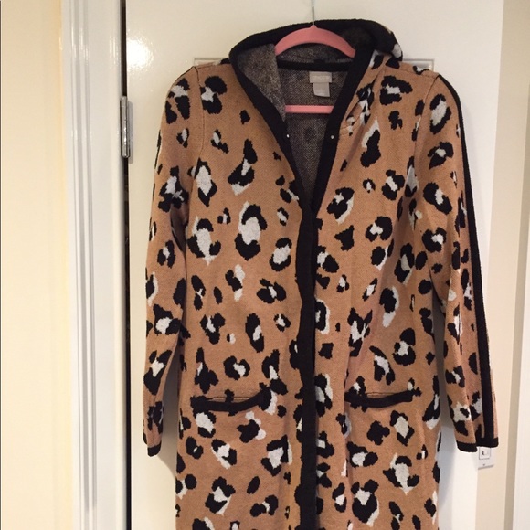 Chico’s Women’s 1 leopard snap front sweater coat - Picture 8 of 8